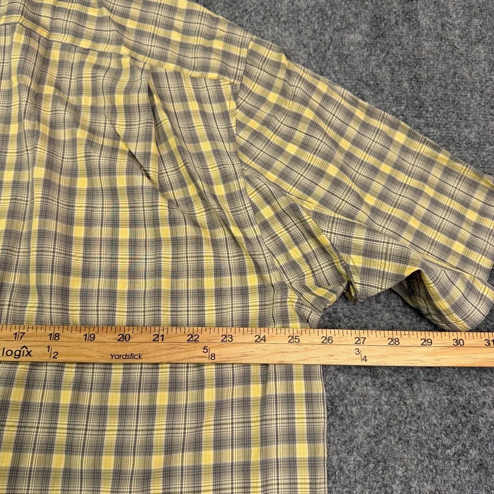 Duluth Trading Shirt Mens XL Plaid Short Sleeve Fishing Hiking Outdoor Nylon